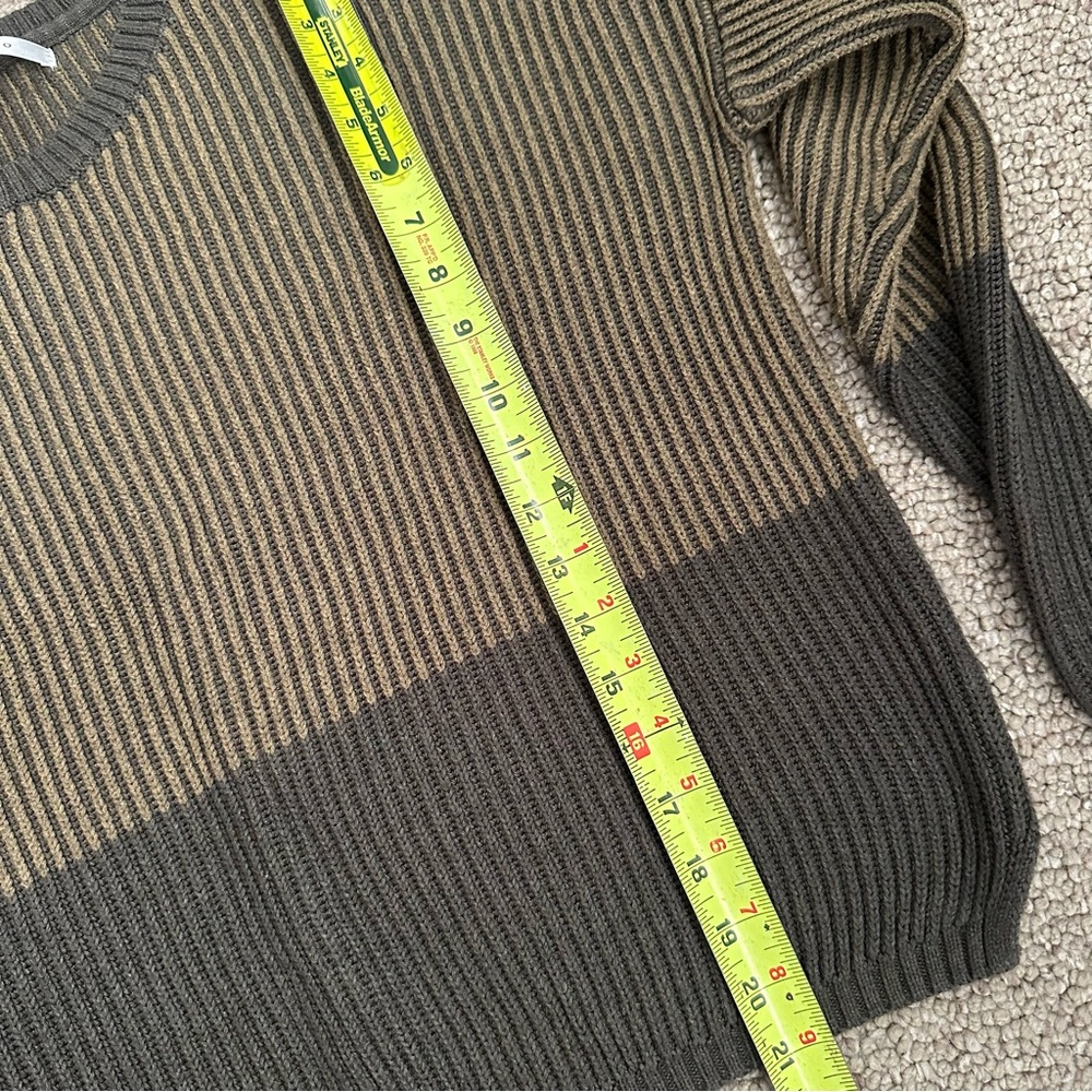 Max Studio sweater - Picture 3 of 9